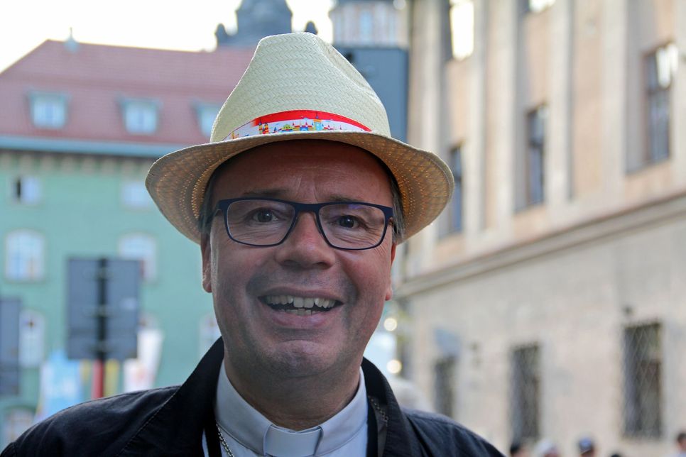 Bischof Dr. Stefan Ackermann begleitete die Pilger. Foto: FF
