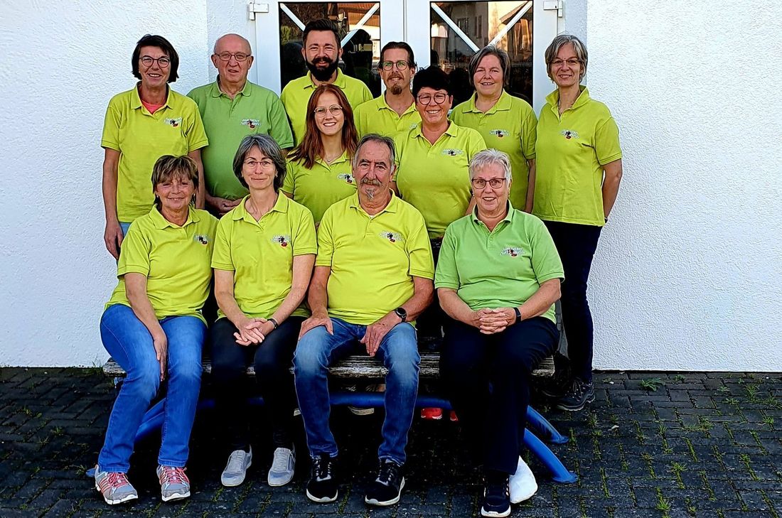 Endlich wieder: Vorhang auf für die Auderather Platt(e)spieler.