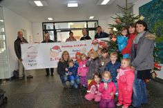 Der Monschauer Kindergarten St. Ursula hat den Weihnachtsbaum im Rathaus geschmückt. Zum ersten »FUN-Nikolauslauf« durch die Altstadt steht er am kommenden Sonntag an Start und Ziel auf der Laufenstraße.