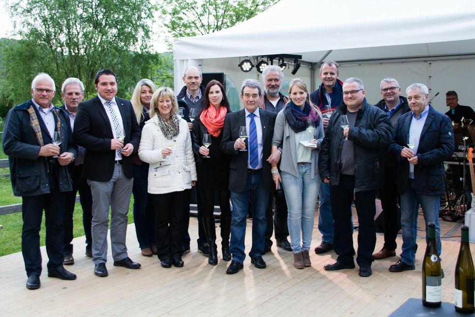 Schirmherr, Ehrengäste und Vertreter der Verbandsgemeinde Cochem freuten sich über eine wieder einmal gelungene Jungweinprobe.