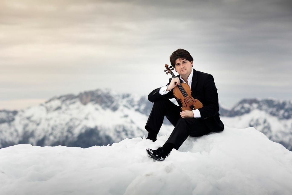 Fedor Rudin spielt russische Violinwerke im Kurfürstlichen Palais. Foto: Nikolaj Lund Photography