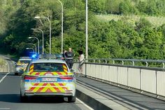 Polizeieinsatz auf der Brücke zwischen Ernst und Bruttig-Fankel.