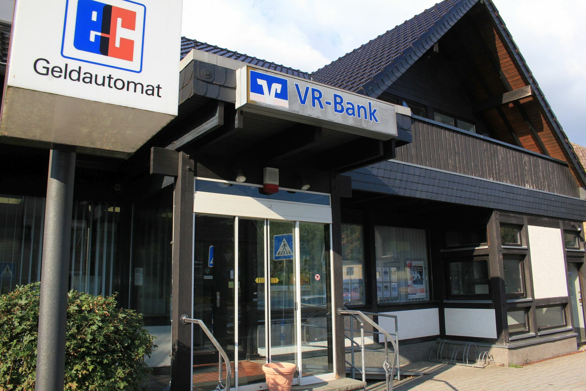 VRBank Nordeifel macht zwei Filialen dicht Kreis Euskirchen