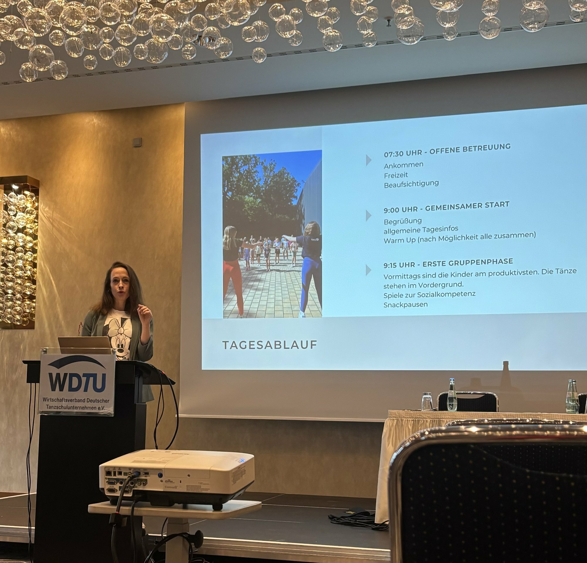 Verena Galter während des Unterrichts auf der INTAKO.