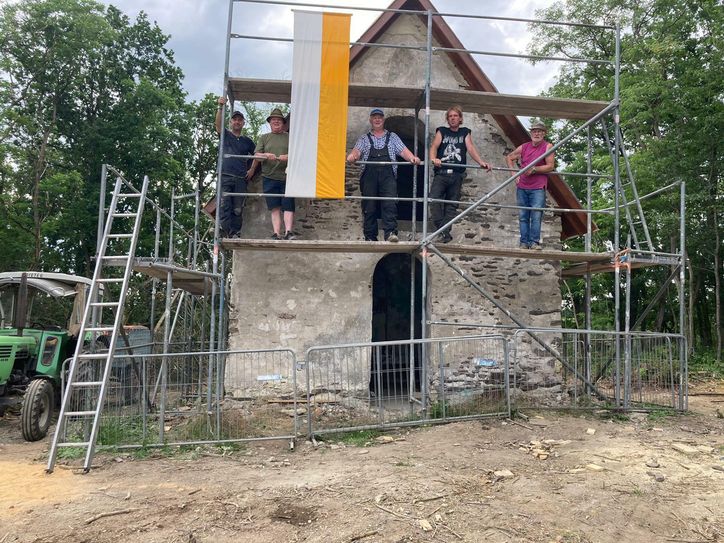 Die Männer um Karl-Heinz Fink (2. v. l.) und Lothar Stein (Mitte) haben binnen weniger Wochen schon jede Menge Arbeit geleistet – und das ehrenamtlich.