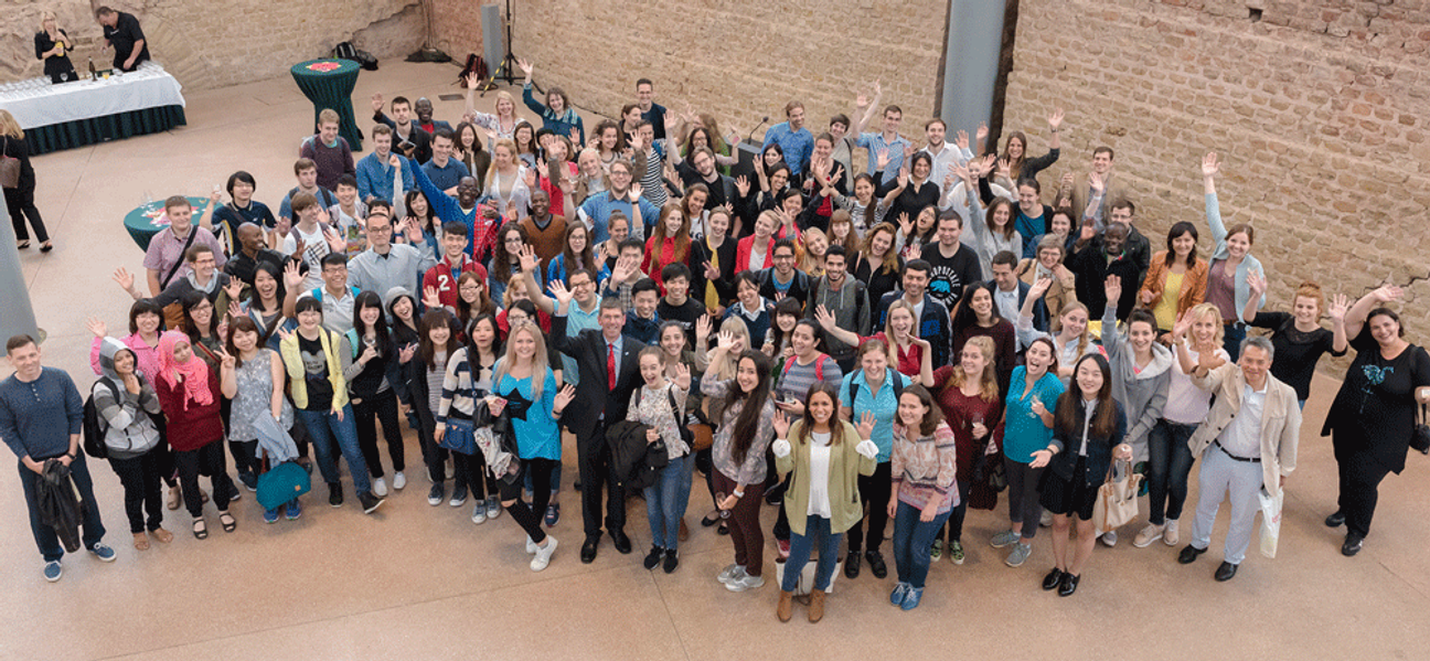 Der Ferienkurs wurde in den Viehmarktthermen eröffnet. Foto: Sheila Werner