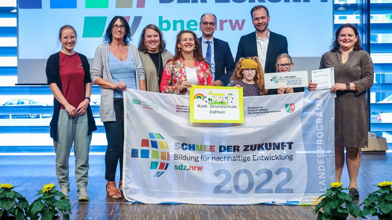 Die Delegation der Grundschule Dahlem bei der Auszeichnung in Köln.