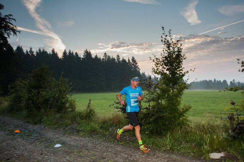 Der Kultlauf durch das Monschauer Land fällt wegen Corona aus. Virtuell kann man sich aber auf den 42,195 Kilometern messen wie hier Vorjahressieger Markus Mey. Foto: Norbert Wilhelmi