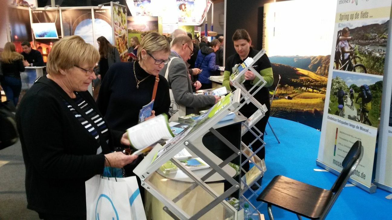 Urlaubsmotive für die belgischen Gäste an der Mosel sind überwiegend Natur, Wandern, Radfahren, Wein und Kulinarik. Das Ferienland Cochem warb mit dem großen Calmont-Motiv für die Region auf dem Salon de Vacances in Brüssel.