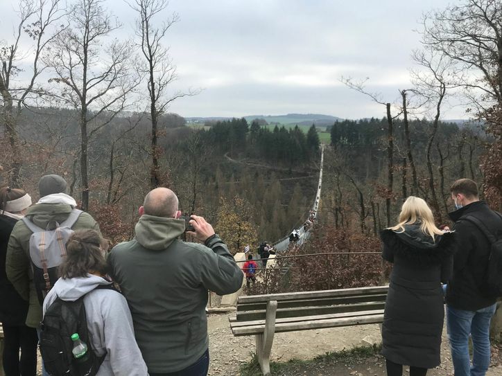 Behördlich geschlossen: Die Hängeseilbrücke "Geierlay" zwischen Mörsdorf und Sosberg. Archiv-Foto: Zender