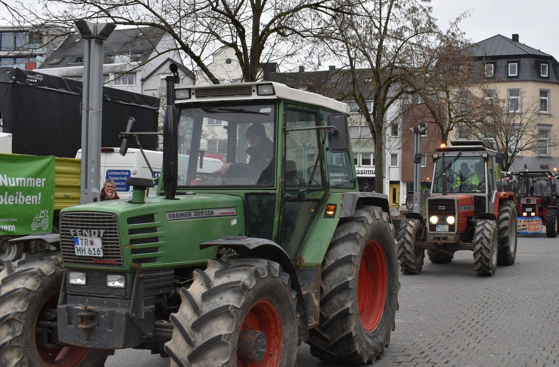 Durch die Kundgebung der Landwirte muss mit kurzfristigen Beeinträchtigungen des Verkehrs gerechnet werden.