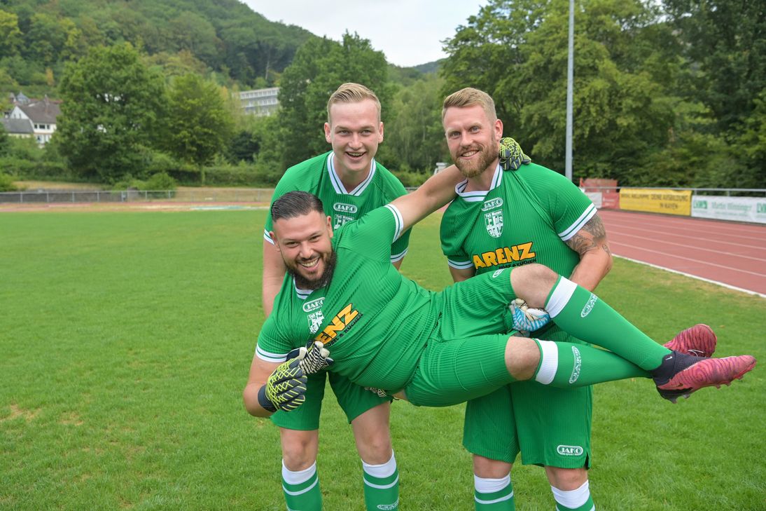Ein bisschen Spaß muss sein: Beste Stimmung bei den Torhütern Dominik Klein, Fynn Ladda und Burak Kök.