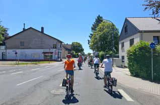 Oliver Krischer bei der »Kidical Mass« in Simmerath. Seine Anwesenheit setzt ein deutliches Zeichen für die Bedeutung sicherer und attraktiver Radverkehrsinfrastruktur – insbesondere im ländlichen Raum.
