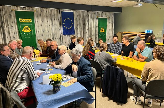 In verschiedenen Gruppen diskutierten Experten und Bürger, Politiker und Schüler über die Chancen Europas für eine Grenzregion.