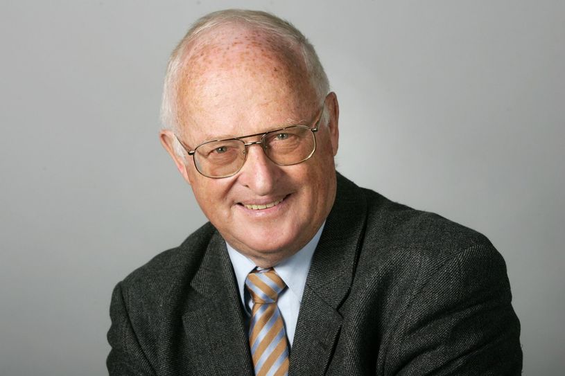 Durch die Eifel streift der Wirtschattsexperte nicht im Business-Anzug, sondern im Outdoor-Outfit. Rainer Nahrendorf genießt neue Freiheiten. Foto: privat