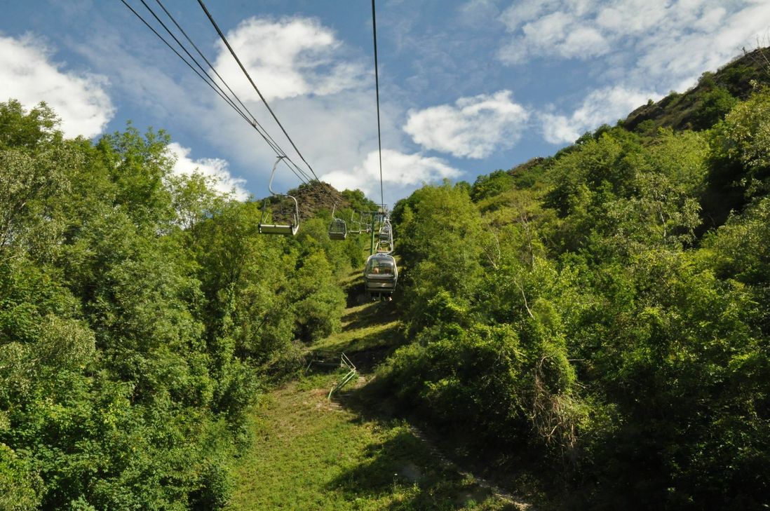 Bequem hinauf und wieder hinab "schweben" kann man mit der Cochemer Sesselbahn.