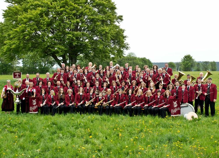 Stattliche Truppe: Die Höfener »Lyra« kommt am 24. Juni zum spaßig-unterhaltsamen Freundschaftsspiel mit der »Eifelklänge« in die Tenne Eicherscheid.