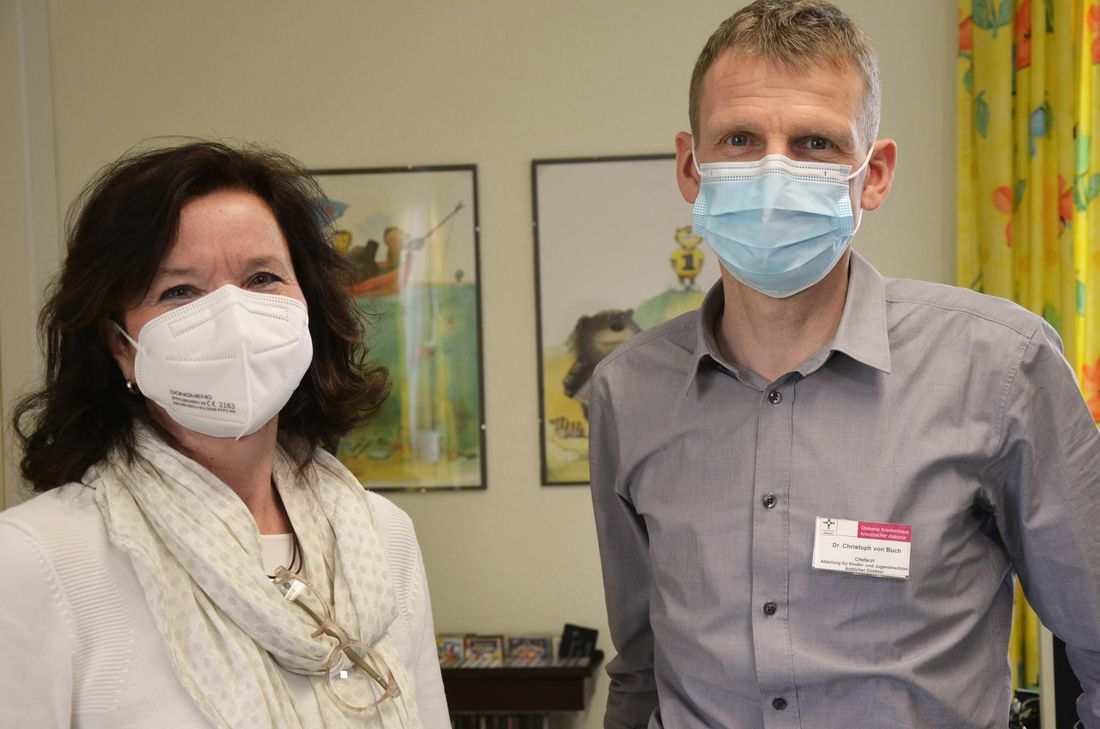 „Wir rufen das Landesministerium auf, die Missstände zu analysieren und eine Lösung herbeizuführen.“ Dr. Dorothee Zundel und Dr. Christoph von Buch