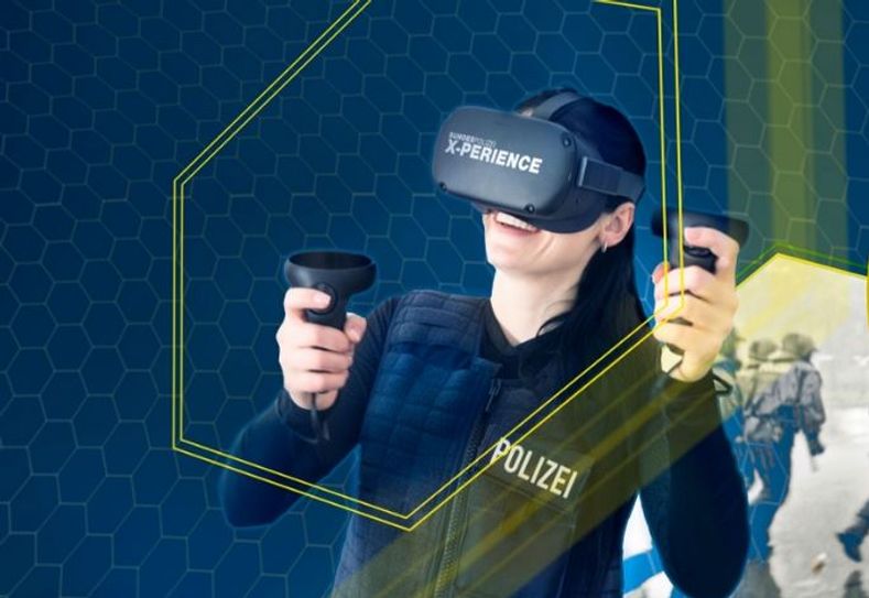 Bei der X-Perience kann man die Arbeit der Bundespolizei mithilfe von VR-Brillen hautnah erleben.