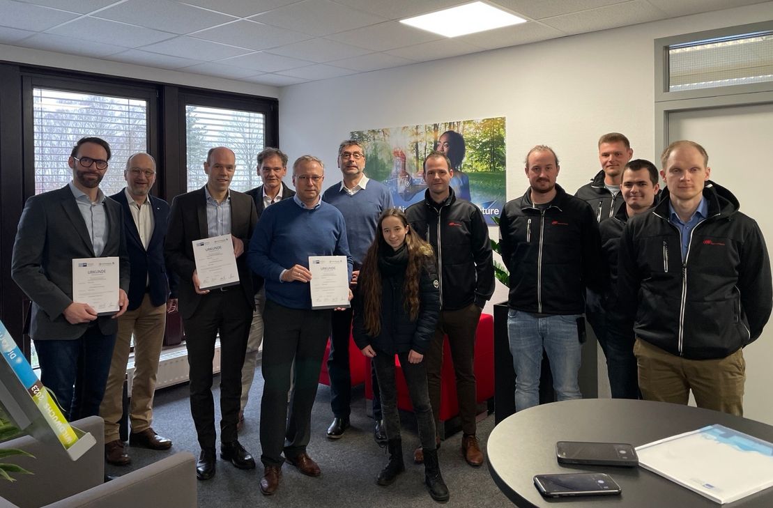 Die BBS Simmern geht eine offizielle und nachhaltige Kooperation mit der Firma CompAir Drucklufttechnik ZN der Gardner Denver Deutschland GmbH ein.