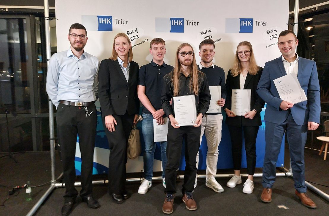 Insgesamt sieben Nachwuchskräfte der SWT gehören zu den Jahrgangsbesten