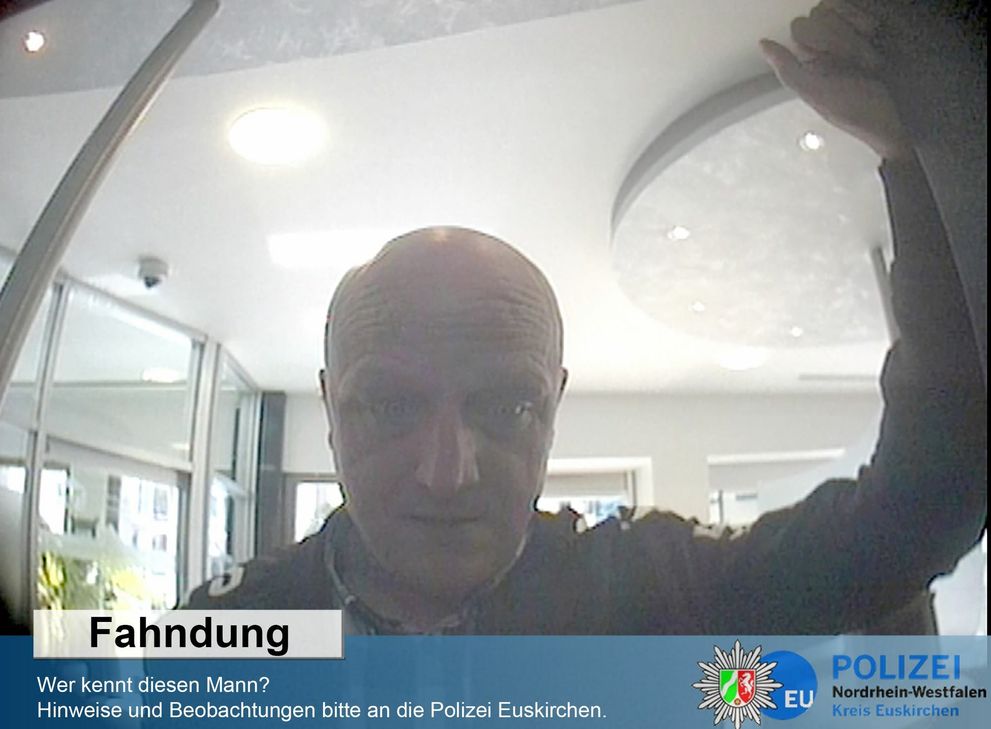 Wer kennt diesen Mann? Hinweise bitte an die Polizei Euskirchen. Foto: Polizei