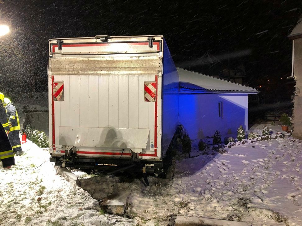 Nach dem Aufprall ist das Haus zunächst unbewohnbar.