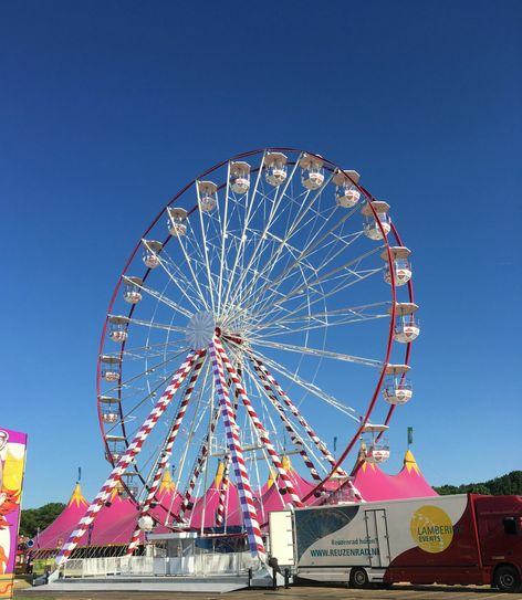 So könnte das Riesenrad am Moselufer in Bernkastel aussehen. Foto: Reuzenradbouw Lamberink