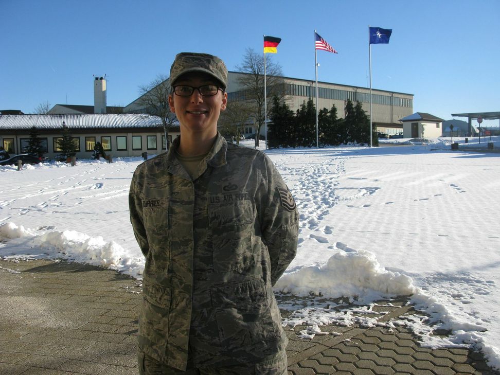 Gelassenheit herrscht auf der Air Base in Spangdahlem. Sergeant Amanda Currier sieht dem heutigen Amtsantritt von Donald Trump ganz unaufgeregt entgegen. Foto: Sybille Schönhofen