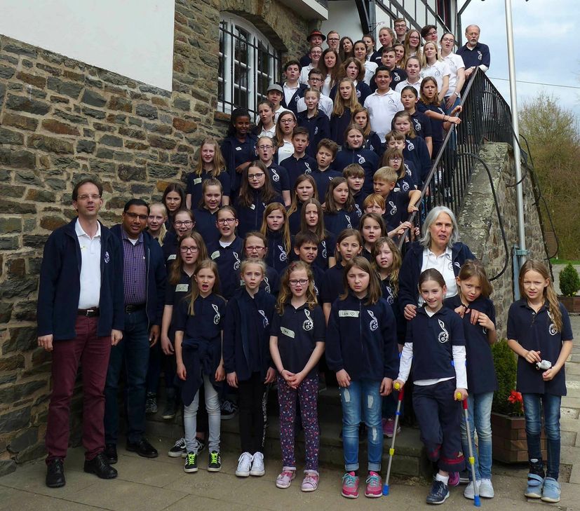 Der Kinder- und Jugendchor der Pfarrgemeinde St. Peter in Zülpich hat gemeinsam mit der Musical AG der Chlodwigschule Zülpich das Stück  „Elias – Jahwe ist mein Gott“ einstudiert. Foto: Kinder- und Jugendchor St. Peter