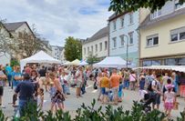 Der gut besuchte Handwerkermarkt im Zentrum von Thalfang.