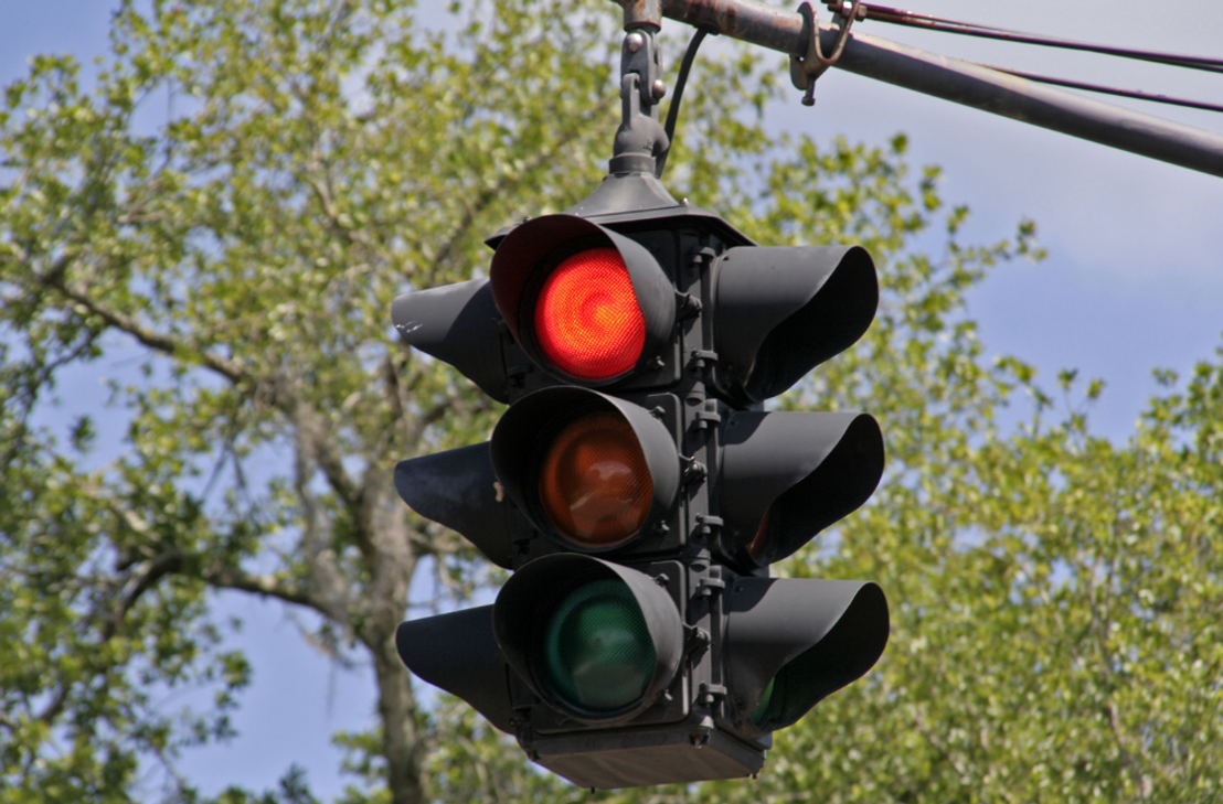 In Wittlich kam es zu einem Verkehrsunfall, nachdem ein Unfallbeteiligter eine rote Ampel ignorierte.