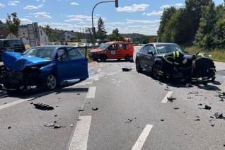 Alle vier Unfallbeteiligten mussten verletzt ins Krankenhaus gebracht werden.