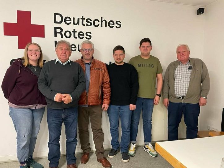 Der Vorstand des DRK Ortsvereins Kaisersesch (von links): Pia Limbach, Karl-Heinz Berg, Albert Jung, Nicola von Treskow, Robin Limbach und Norbert Reuter.
Foto: DRK Ortsverein Kaisersesch