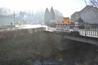 Die Baumaßnahmen starten im Bereich des Geländes der Raiffeisengenossenschaft und der Kondbach-Brücke.