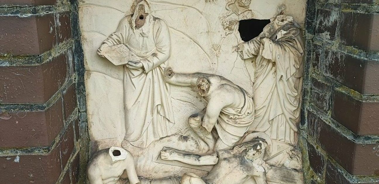 Auf den Kreuzwegen in den Moselgemeinden Bruttig und Ernst waren "Vandalen" unterwegs.