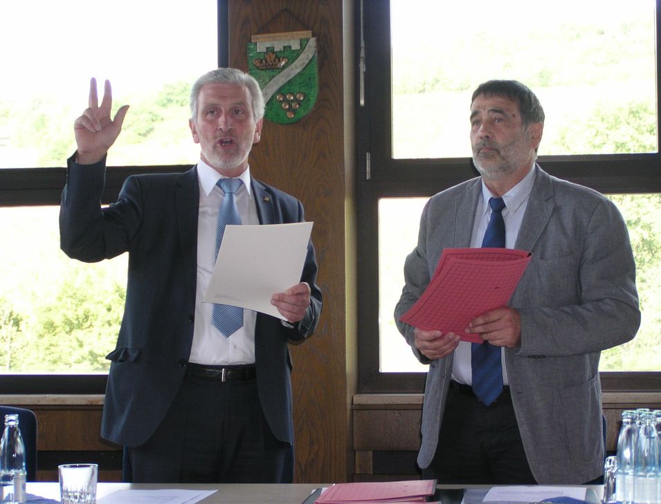2014 wurde Bruno Seibeld (links) zum ersten Bürgermeister der VG Rhein-Mosel gewählt.