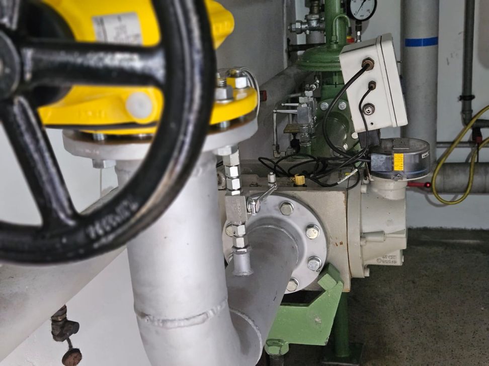 Teile der Technik, wie diese Gasstrecke, mussten nach dem Brand komplett erneuert werden.