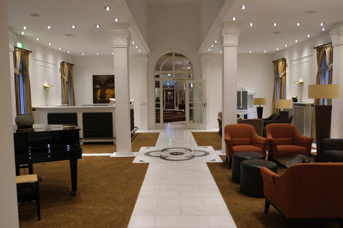 Stille und Ruhe sind während des Aufenthalts der Gäste sehr wichtig. Das stilvolle Amiebnte ist ganz darauf abgestimmt.