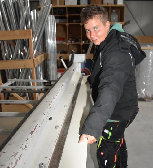 Zimmerin und Dachdeckerin Janina Anderson aus Simmern gehört zu den ersten fünf Kandidaten aus dem Kammerbezirk der HwK Koblenz, die am Wettbewerb Miss&Mister Handwerk 2026 teilnehmen.