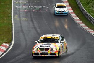 Der Tabellenführende BMW 325i mit Jens Schneider/Robin Reimer (Engelsbrand/Schömberg).