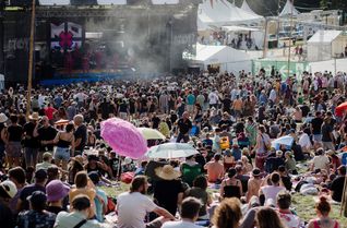 Das diesjährige Lott-Festival lockt die Besucher wieder nach Raversbeuren.