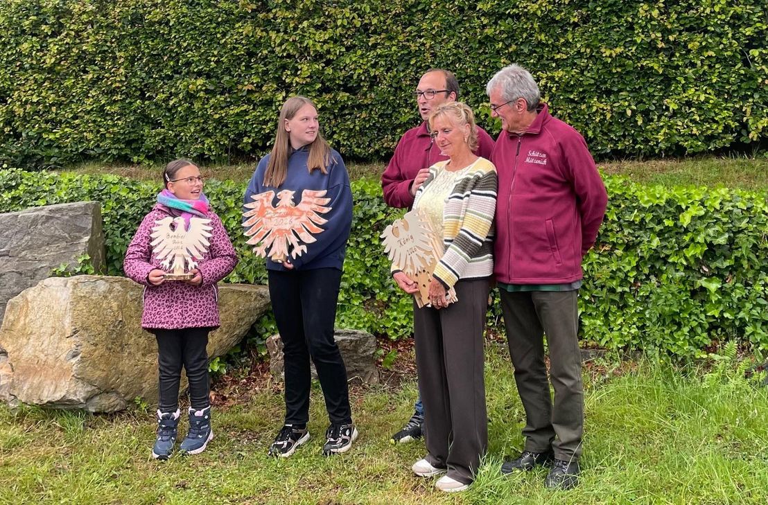 Schützenkönigin Monika und die anderen Majestäten stehen im Mittelpunkt der Mützenicher Kirmes, die aufgrund fehlender Schausteller vorverlegt wurde.
