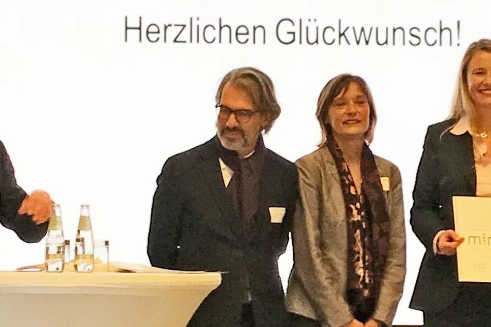 Prof. Dr. Andrea Möller (Zweite von rechts) nach der Verleihung der Urkunde "MINT Botschafterin des Jahres 2017". Foto: Privat