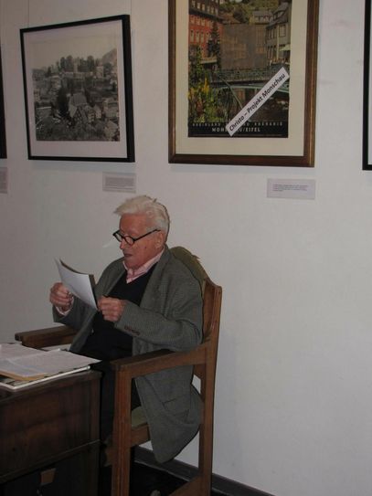 Kaspar Vallot wartete mit interessanten Ausführungen zum »Christo Projekt Monschau« auf. Foto: Anneliese Lauscher