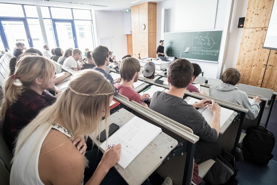 Der Infotag am Umwelt-Campus Birkenfeld der Hochschule Trier steht unter dem Motto "Meet & Eat - Wie schmeckt ein Studium?" (Foto: Jannik Scheer, Umwelt-Campus Birkenfeld)