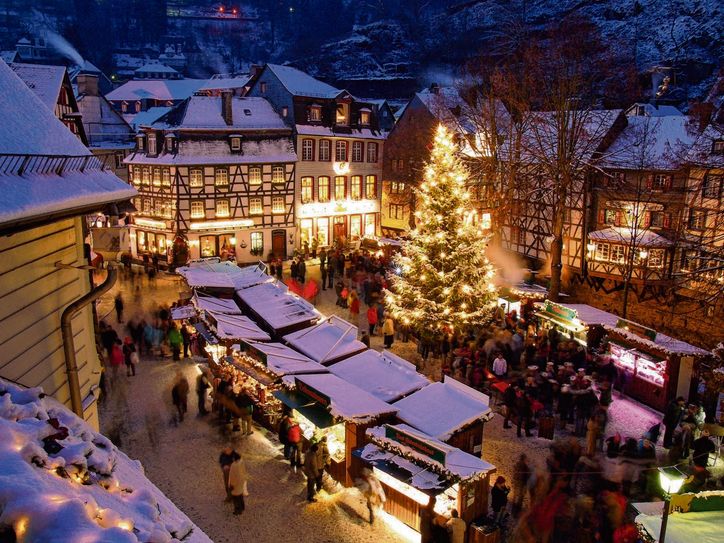\n\rDer Monschauer Weihnachtsmarkt ist Idylle pur...