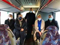 Freuen sich auf die Einführung der SB 66 (v.l.n.r): Michael Carmincke, Vorstand der ASEAG, Aachens Oberbürgermeisterin Sibylle Keupen, Städteregionsrat Dr. Tim Grüttemeier, NRW-Verkehrsministerin Ina Brandes und NVR-Geschäftsführer Heiko Sedlaczek.