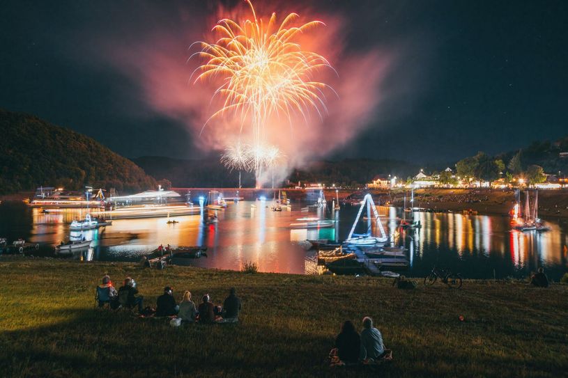 Das Feuerwerk ist der emotionale und sehenswerte Höhepunkt des Volksfestes am Rursee.