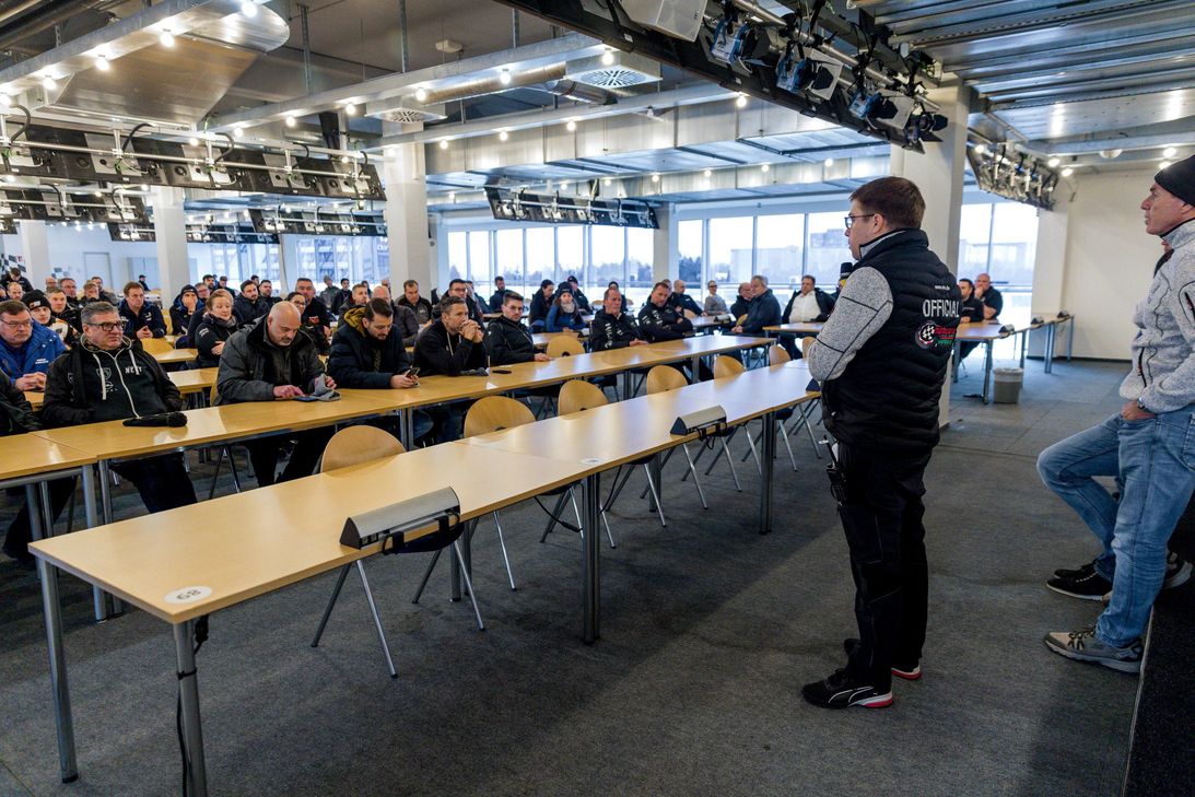 Die VLN holte sich in einem Team-Manager-Meeting das Feedback der Teilnehmer.